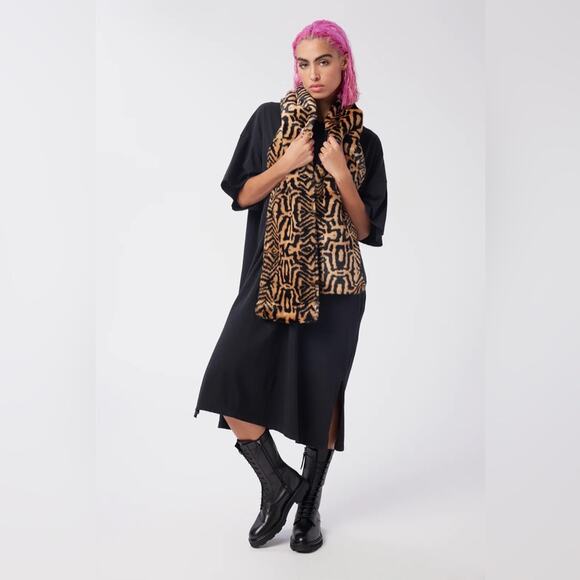 Lita by Ciara Animal Print Scarf Plush Faux Fur Leopard - Picture 1 of 3